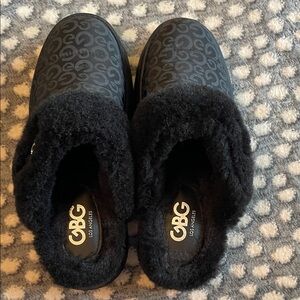 GBG Los Angeles Black Mules with Logo Pattern
